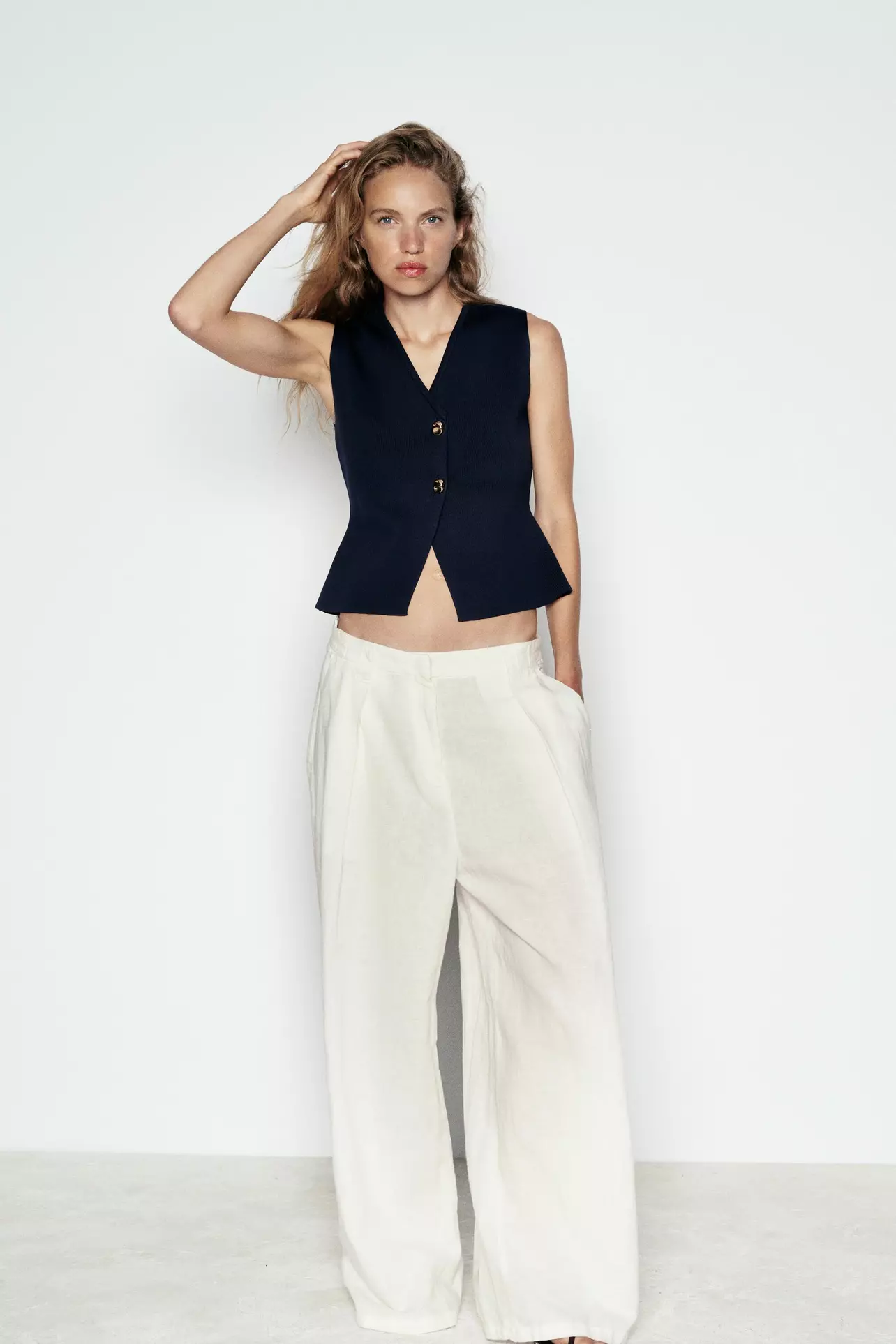 slim fit dress slacks ZARA. Short stretch dress with gold buttons. TM – Hibuy market main image 0