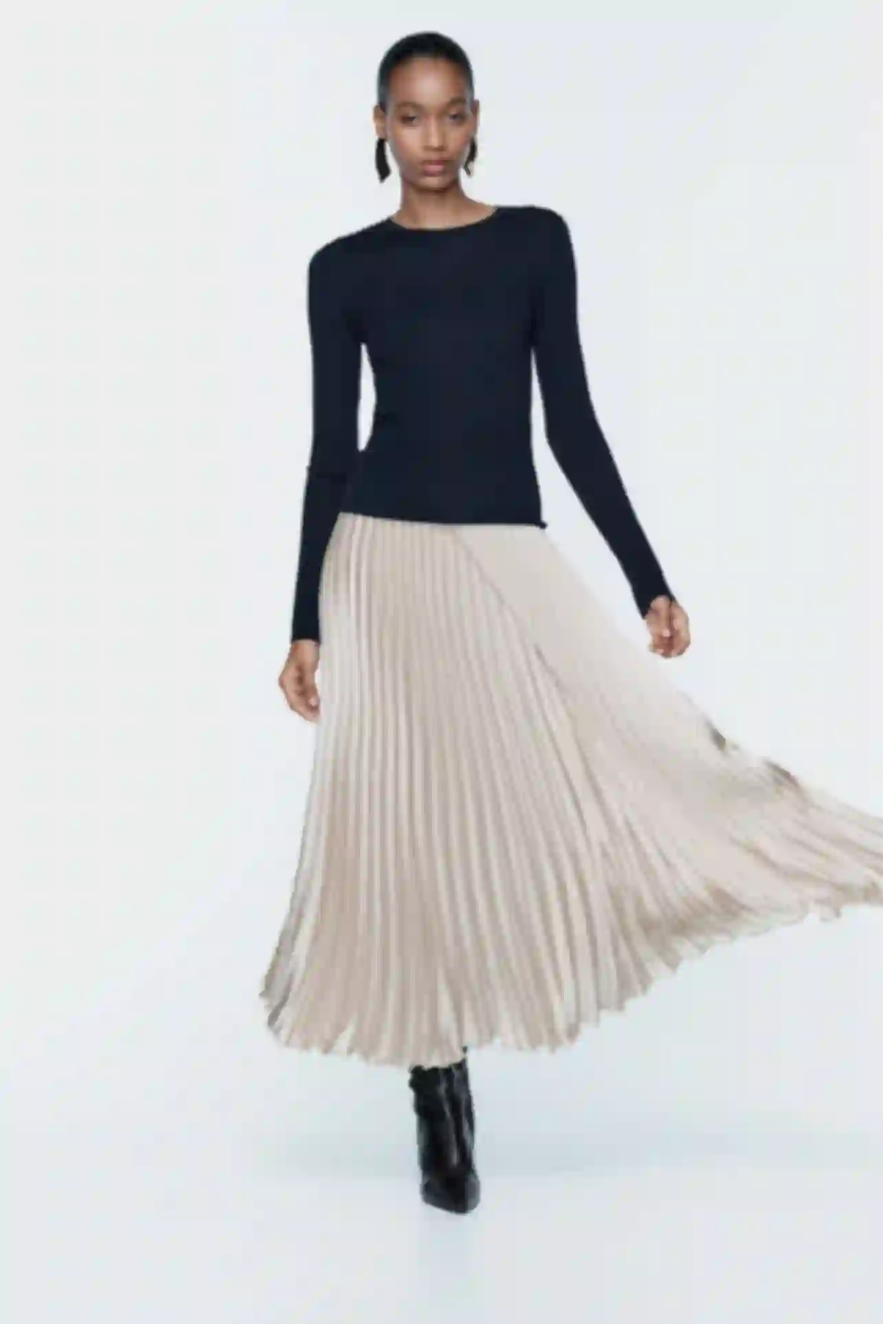 スカート ORR Satin Pleated Skirt lowres.webp