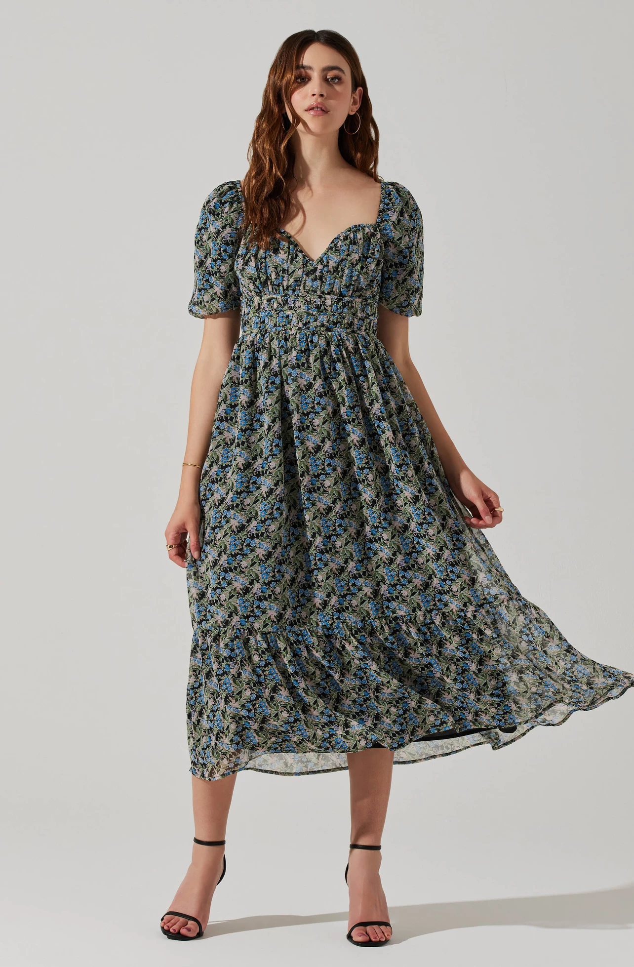 Rodeo  ASTR The Label - V-wire Sweetheart A-line Midi Dress