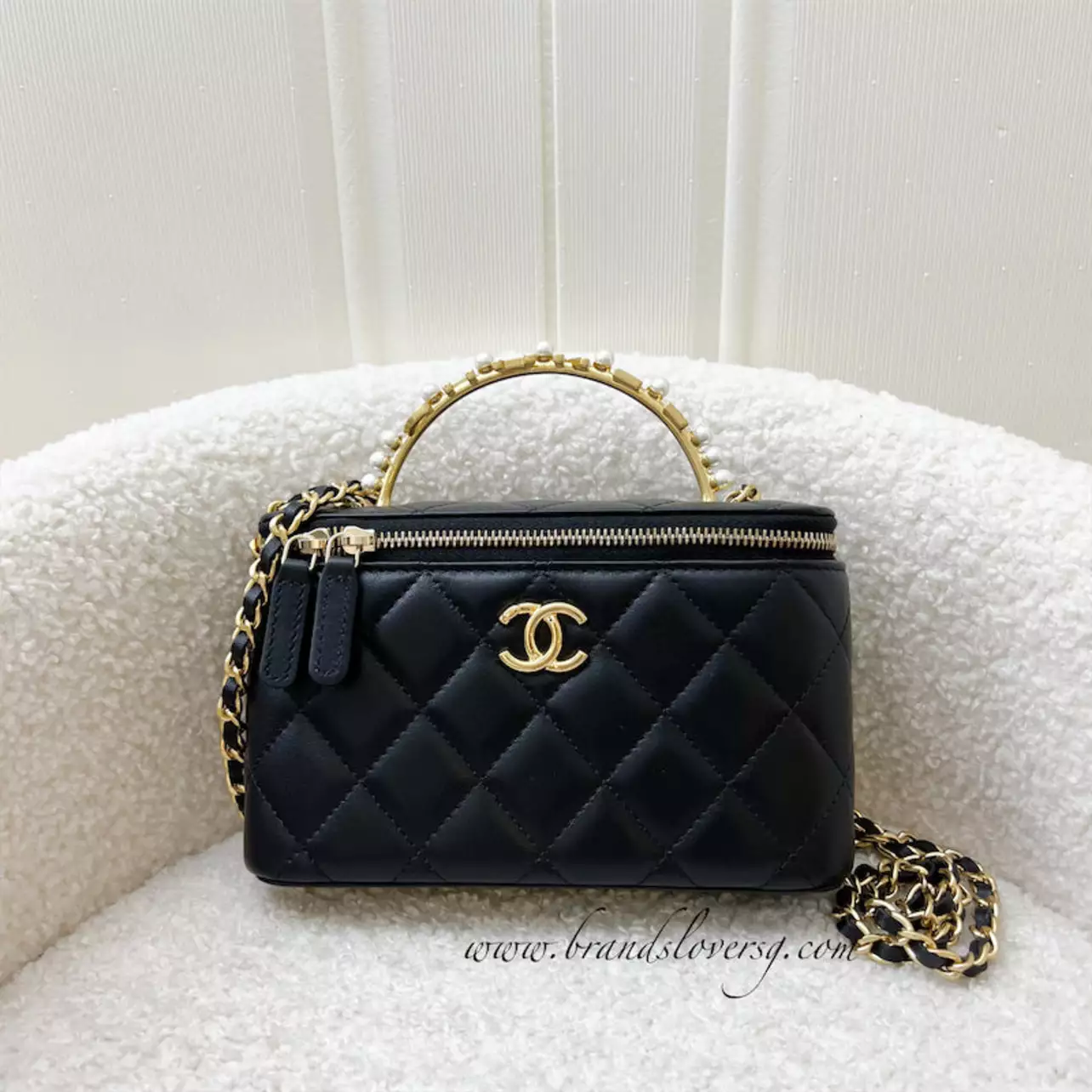 Rodeo – brandsloversg - Chanel 23B Pearl Handle Vanity / Clutch