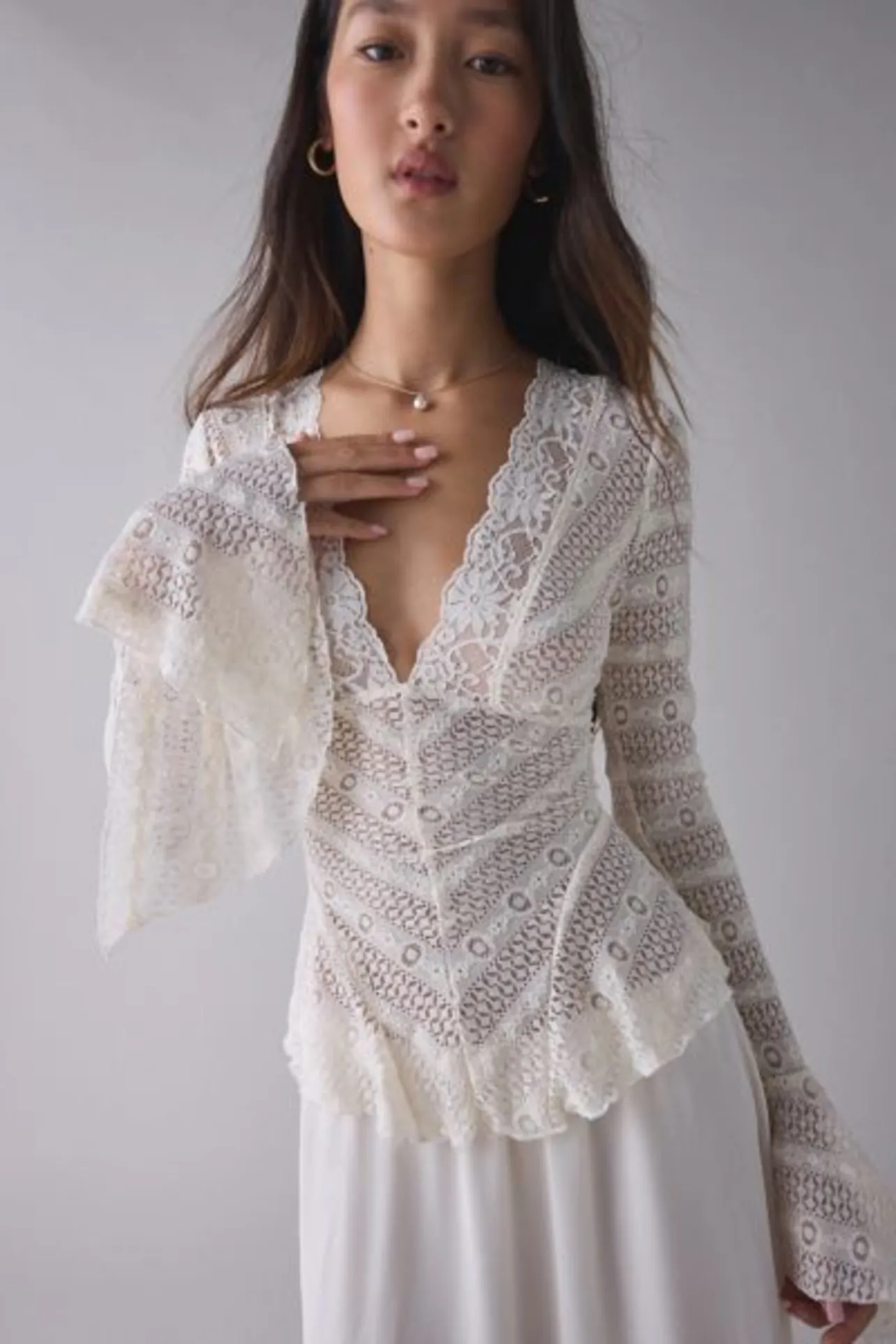 Rodeo – Urban Outfitters - Kimchi Blue Irene Sheer Lace Ruffle