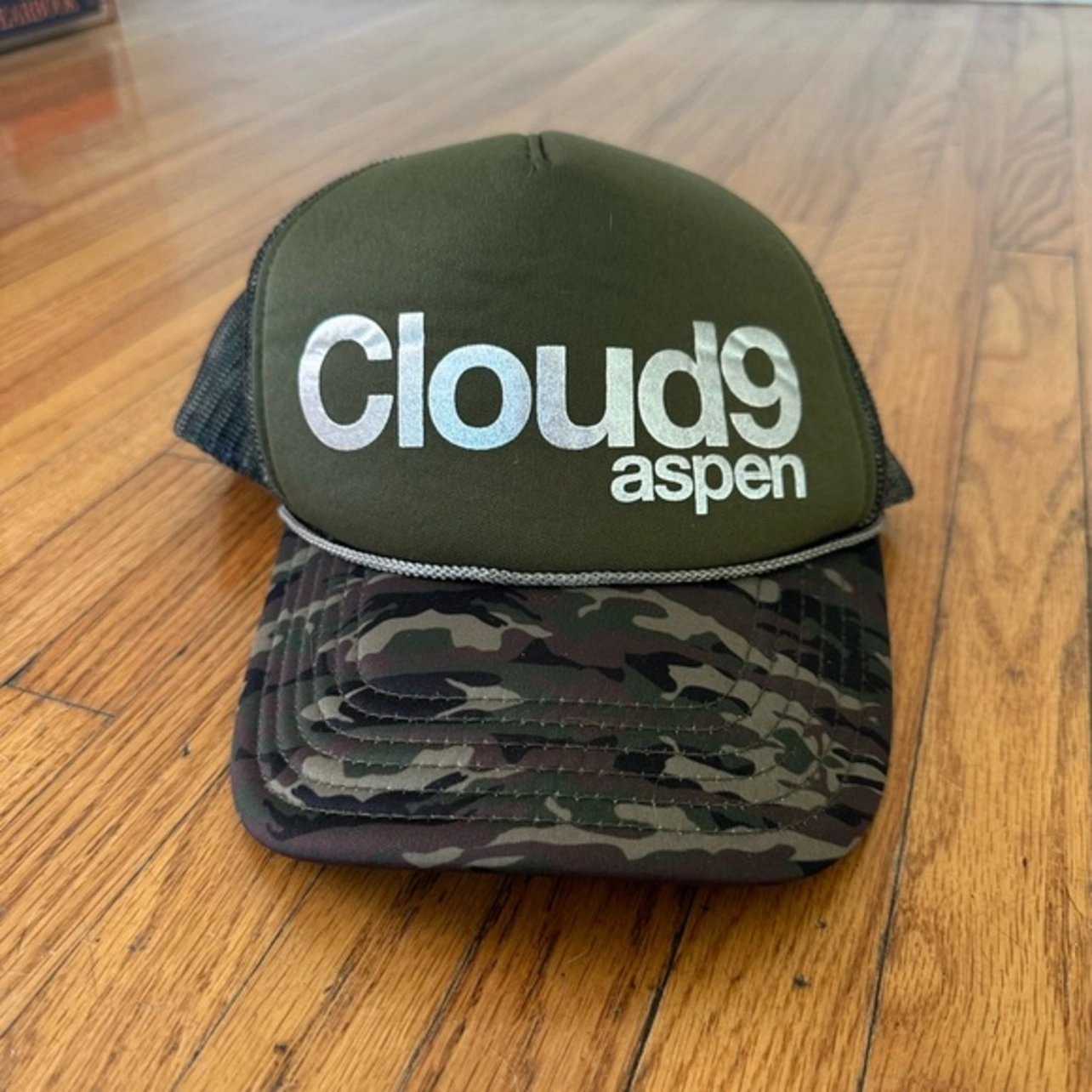 ✨RARE - NEW - Cloud 9 Aspen Black Rainbow Trucker Hat Rodeo – Cloud 9 - Famous CLOUD 9 Aspen Baseball Hat - OS main image 2
